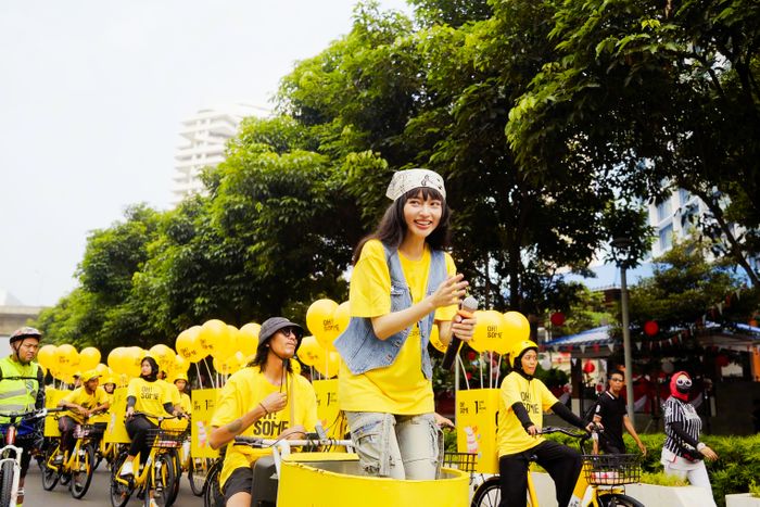 Penyanyi Indahkus dalam perayaan Anniversary OH!SOME.