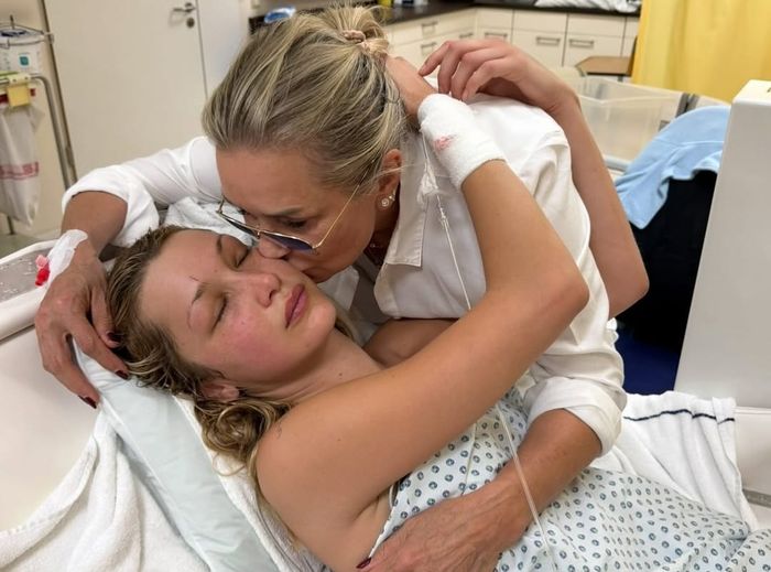 Profil Bella Hadid, supermodel sekaligus adik Gigi Hadid yang divonis penyakit Lyme. Netizen pilu lihat kondisinya dirawat di RS.