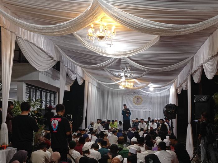 Suasana acara tahlilan 40 hari meninggalnya Mpok Alpa.