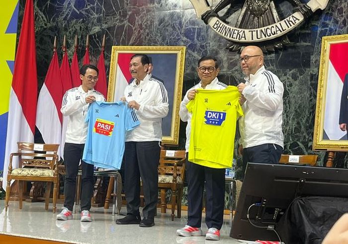 Pramono Anung, Luhut Panjaitan, Dickie Widjaya saat konferensi pers di Balai Kota Jakarta, Rabu (25/9/2025).