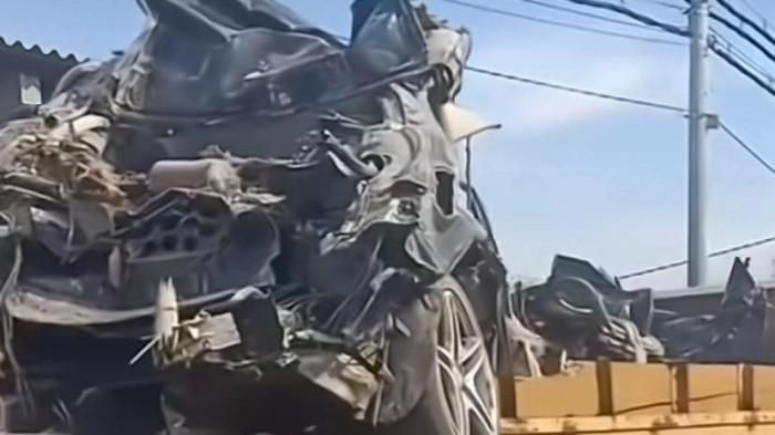 Kronologi penemuan mobil Mercedes Benz di Reruntuhan Ponpes Sidoarjo, kondisi rusak parah hingga tak berbentuk.