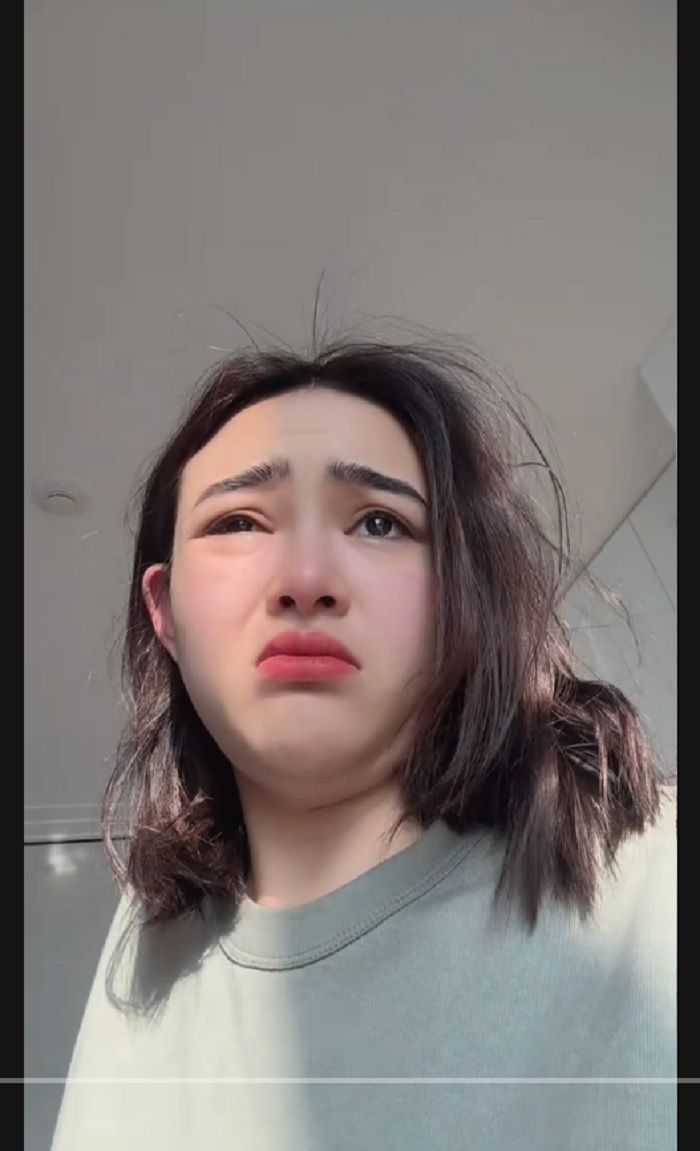 Amanda Manopo bangun tidur dengan rambut acak-acakan di hari pertama usai resmi menikah dengan Kenny Austin.