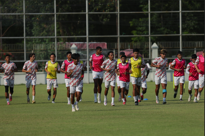 Sesi latihan skuad Persis Solo pada Selasa (14/10/2025).