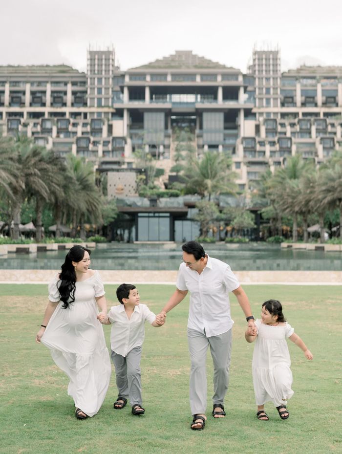 Simak profil Puput Nastiti Devi, istri Ahok yang dikabarkan hamil anak ke-3, kini banjir ucapan selamat dari netizen. 