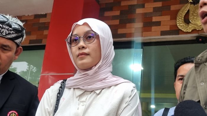 Ayu eks karyawan Ashanty ditemui di Polres Jakarta Selatan, Selasa (21/10/2025).