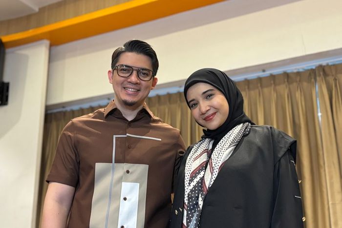 Zaskia Sungkar dan Irwansyah saat ditemui di Morula IVF Menteng, Jakarta Pusat, Kamis (18/9/2025). Zaskia Sungkar ungkap perkembangan kehamilannya yang telah memasuki trimester dua.