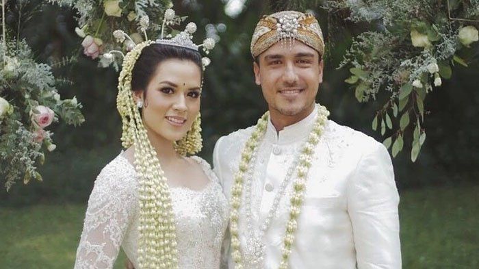 Gelagat Raisa dan Hamish Daud saat hadiri pernikahan Luna Maya 2 bulan lalu jadi sorotan, canggung dan tak nyaman?