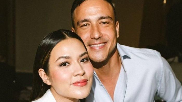 Hamish Daud diterpa isu perselingkuhan, Hotman Paris blak-blakan sindir suami Raisa dengan kata-kata pedas.