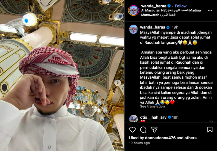 Momen Wanda Hara jalani umrah.