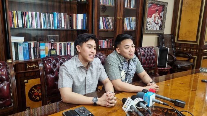 Mohammad Fattah Riphatdan Sangun Ragahdo saat konferensi pers di kantornya di kawasan SCBD, Jakarta Selatan, Rabu (26/11/2025). 