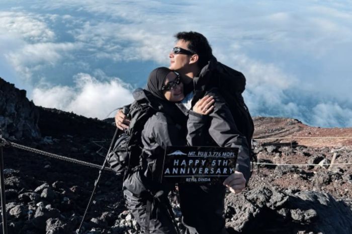 Dinda Hauw dan Rey Mbayang