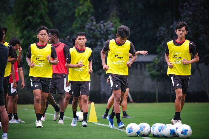 TC Timnas U-20 Indonesia di Lapangan Garudayaksa Football Academy, Kabupaten Bekasi.