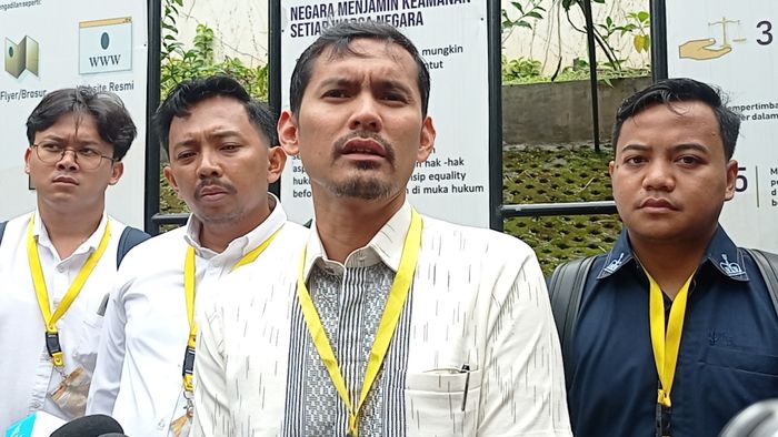 Kuasa hukum Raisa, Putra Lubis ditemui di Pengadilan Agama Jakarta Selatan, Senin (15/12/2025).