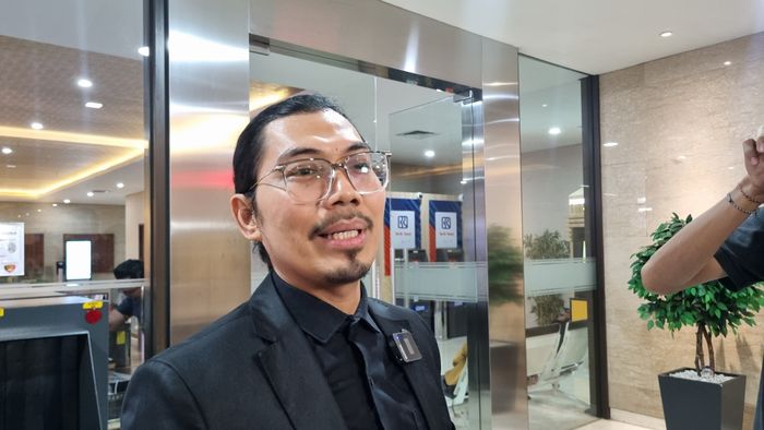 Pengacara Deddy DJ di Bareskrim Mabes Polri, Jakarta Selatan, Selasa (23/12/2025).