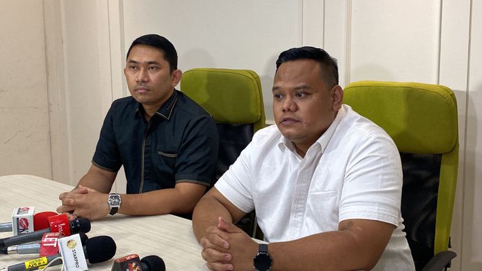 Kuasa hukum Mawa, Darma Praja Pratama, saat ditemui di kawasan Grogol, Jakarta Barat, Senin (22/12/2025)