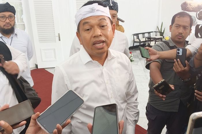 Gubernur Jabar Dedi Mulyadi sentil Bupati Sukabumi soal bantuan bencana, minta pemkab Sukabumi segera lakukan hal ini. 