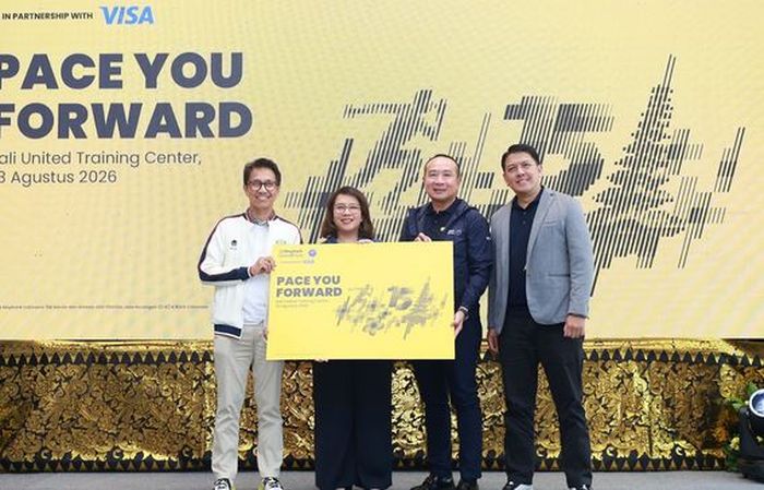 Wakil Ketua Umum PB PASI Tigor Tanjung, Country Manager Visa Indonesia Vira Widiyasari, Presiden Direktur Maybank Indonesia Steffano Ridwan, Project Director Maybank Marathon Bambang Irawan. 