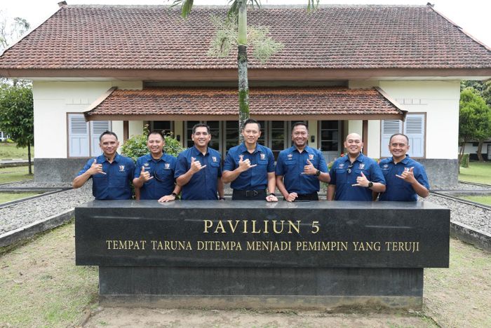 Annisa Pohan hamil anak ke-2, intip potret istri AHY saat pamer perut buncit di reuni AKABRI 2000, cantik banget!