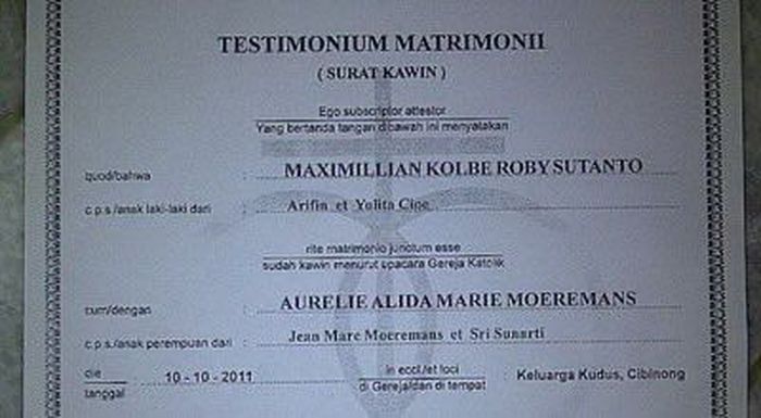 Surat nikah Aurelie Moeremans dan Roby Tremonti