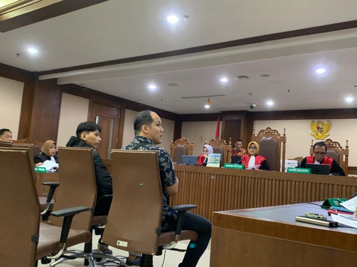 Muhammad Pebri, teman satu sel Ammar Zoni di Rutan Salemba, memberikan kesaksian di Pengadilan Negeri Jakarta Pusat, Kamis (22/1/2026)