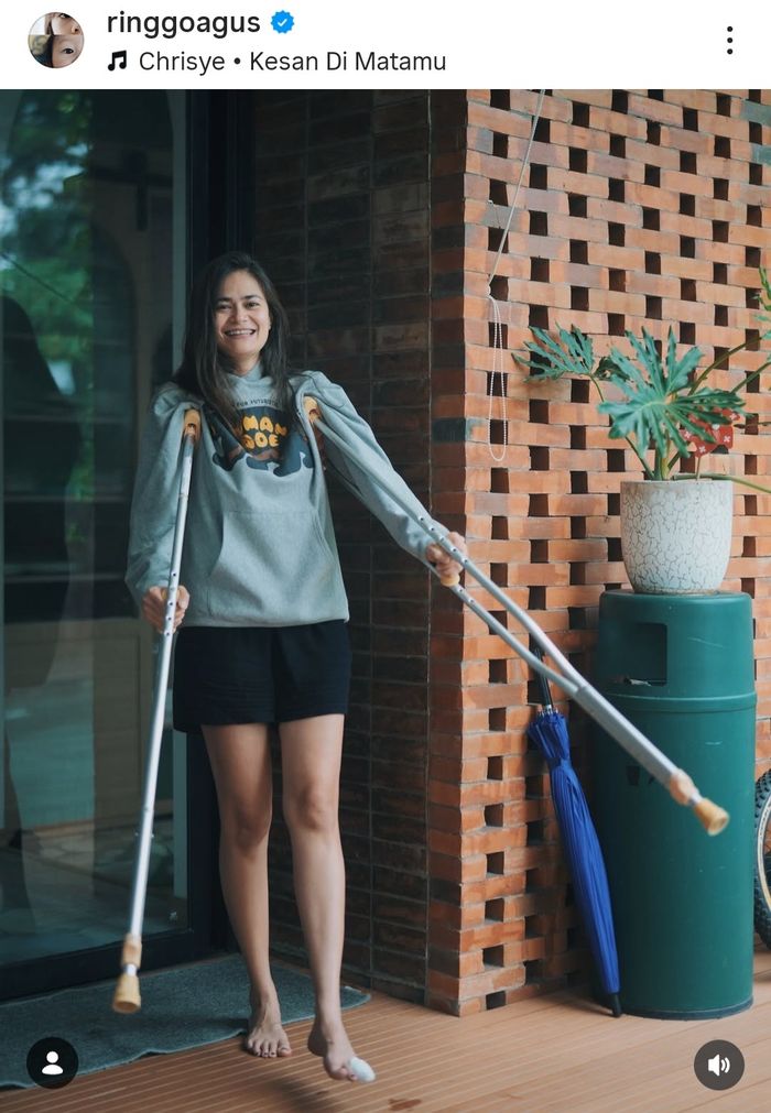 Sabai Morscheck mengalami insiden saat hendak menolong Ringgo Agus Rahman.