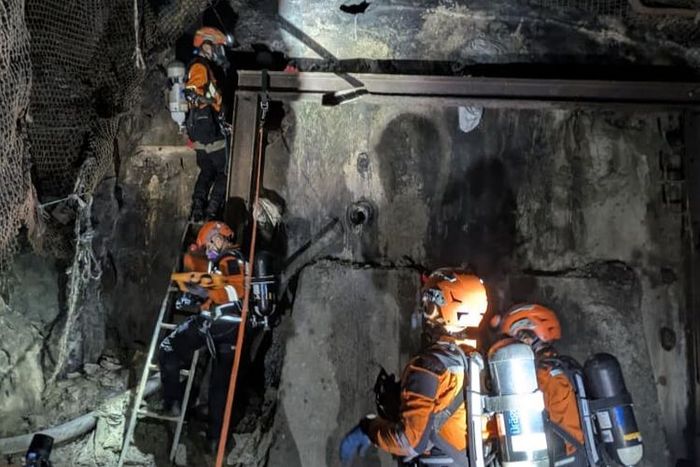 Gubernur Jawa Barat, Dedi Mulyadi buka suara soal insiden kepulan asap tambang emas ilegal di Bogor yang tewaskan 11 orang. 