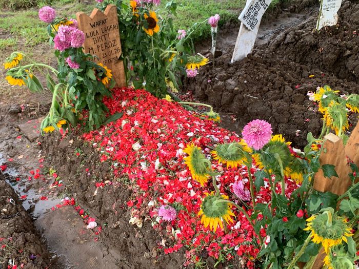 Kondisi pusara Lula Lahfah di Taman Pemakaman Umum (TPU) Rawa Terate, Jakarta Timur, pada Jumat (30/1/2026) sore.