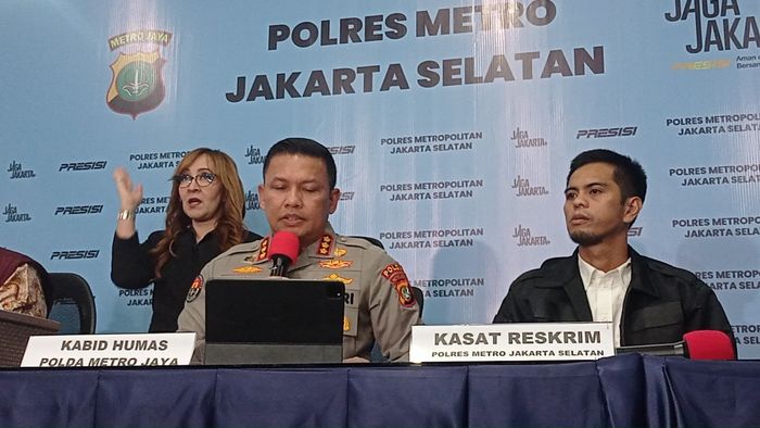 Polres Metro Jakarta Selatan menggelar rilis kasus kematian Lula Lahfah Jumat (30/1/2026)