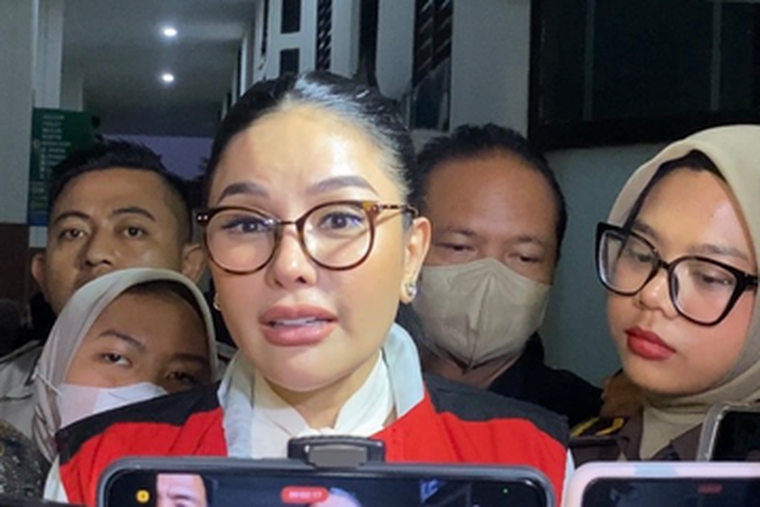 Nikita Mirzani singgung kejanggalan vonis 6 tahun penjara, sang artis bandingkan dengan kasus Ronald Tannur. 