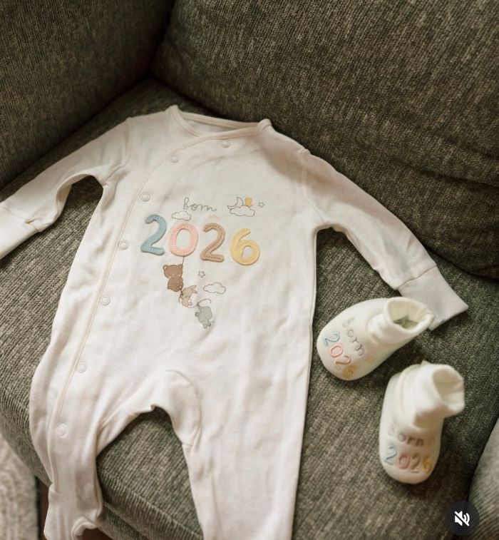 Unggahan kehamilan Chelsea Islan.