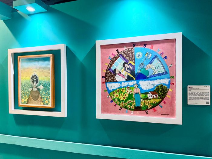 Beberapa karya dalam pameran seni yang diadakan untuk memeringati hari kanker sedunia.