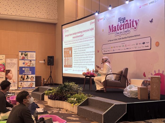 dr Ayudya A P Soemawinata, Konselor Laktasi RSIA Bina Medika, mengajak para ibu memahami bahwa menyusui tetap perlu dipelajari.