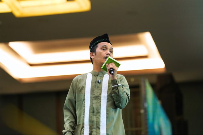 Ustadz Maulana dalam acara Kajian Mom Uung 2026.
