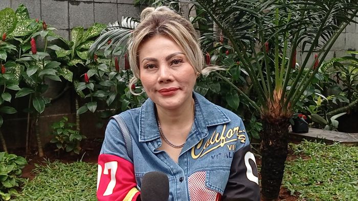 Febby Carol ungkap mas kawin yang diberikan Virgoun kepada Lindi Fitriyana.