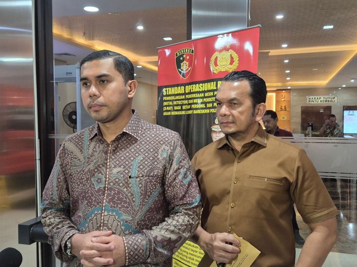 Kuasa hukum Azizah Salsha, Anandya Dipo Pratama, di Bareskrim Polri, Jakarta Selatan, Jumat (6/3/2026).