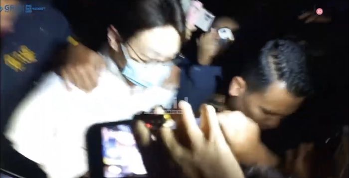 Richard Lee saat digiring ke ruang tahanan Polda Metro Jaya, Jumat (6/3/2026)