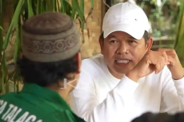 HP emak-emak hilang saat berdesakan minta foto bareng Dedi Mulyadi, sang gubernur langsung beri hadiah ini!