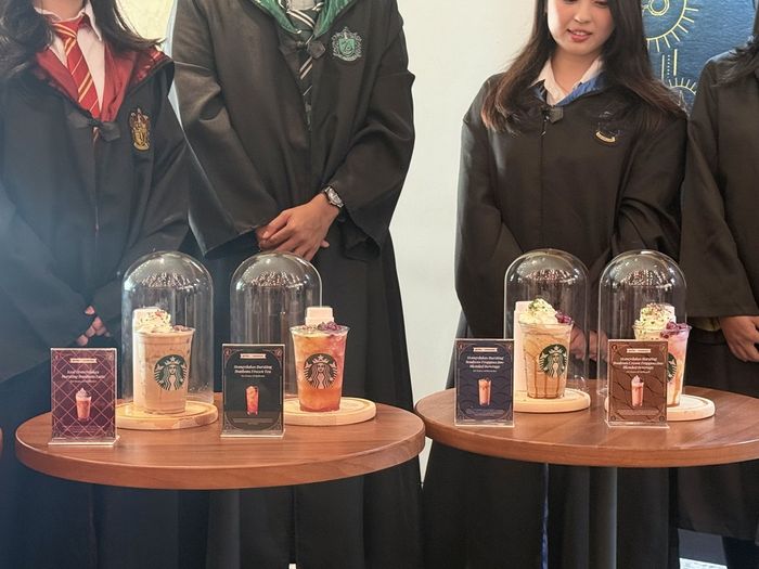 Menu minuman baru dalam kolaborasi Starbucks x Harry Potter.