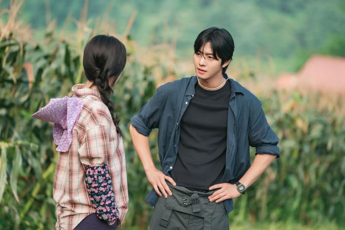 Potongan adegan drakor Sold Out on You yang dibintangi Ahn Hyo Seop dan Chae Won Bin.