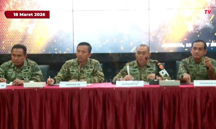 TNI menggelar konferensi pers terkait penahanan 4 orang terduga pelaku penyiraman air keras terhadap aktivis Andire Yunus
