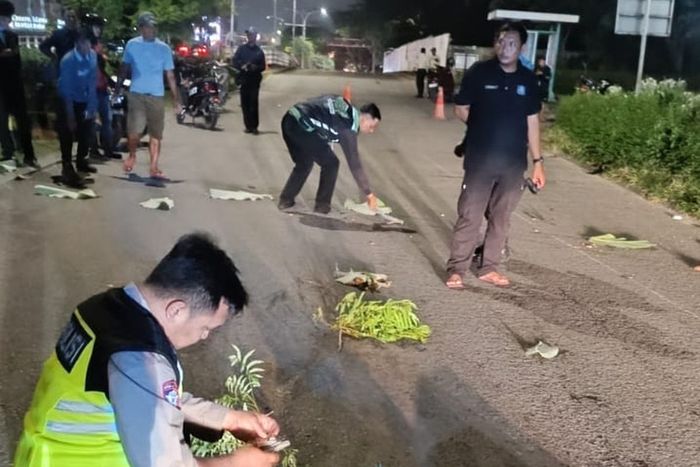 Kronologi kecelakaan maut di PIK, fortuner tabrak mobil dan 4 sepeda motor hingga tewaskan dua orang.