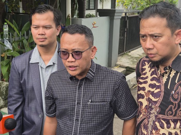 Kuasa hukum Nikita Mirzani saat ditemui di Rutan Pondok Bambu, Jakarta Timur, Kamis (9/4/2026).