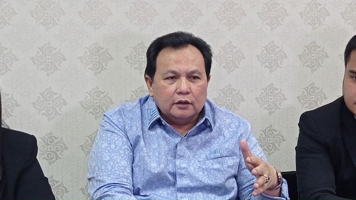 Kuasa hukum Fairuz A Rafiq dan Sonny Septian, Minola Sebayang ditemui di kawasan Kuningan, Jakarta Selatan, Kamis (16/4/2026).