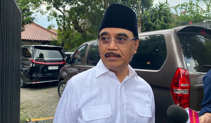 Adhyaksa Dault di kawasan Kemang, Jakarta Selatan pada Jumat (24/4/2026).