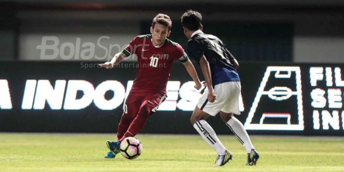    Aksi penyerang Timnas U-19 Indonesia, Egy Maulana Vikri, saat melawan Timnas U-19 Kamboja dalam l