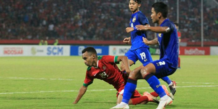   Momen Todd Rivaldo Ferre dalam laga timnas U-19 Indonesia kontra Thailand di Stadion Gelora Delta 