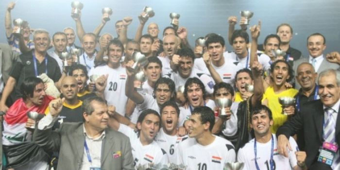 Timnas Irak saat menjuarai Piala Asia 2007 yang digelar di Indonesia, Thailand, Vietnam, dan Malaysia.