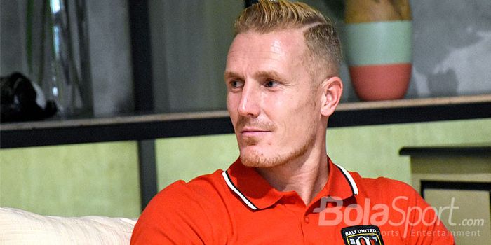  Pemain asing Bali United, Nick van der Velden, dalam acara jumpa pers di Denpasar, Bali, Kamis (14/