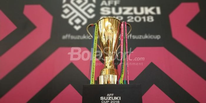 Trofi Piala AFF mampir di Kota Kasablanka, Jakarta Selatan, Minggu (4/11/2018).
