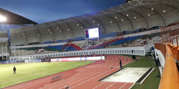 Stadion Wibawa Mukti, Cikarang, Kabupaten Bekasi.